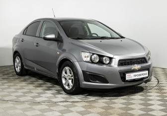 Подержанный автомобиль Chevrolet Aveo Sedan 2012 года (3 фото)