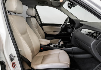 Подержанный автомобиль BMW X3 2014 года (25 фото)