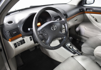 Подержанный автомобиль Toyota Avensis Sedan 2007 года (9 фото)