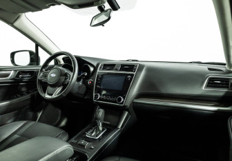 Подержанный автомобиль Subaru Legacy Sedan 2018 года (9 фото)