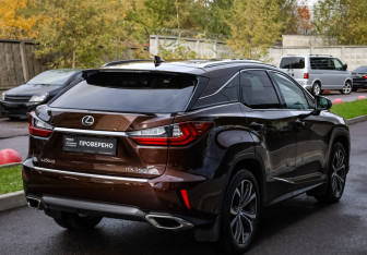 Подержанный автомобиль Lexus RX 2019 года (5 фото)