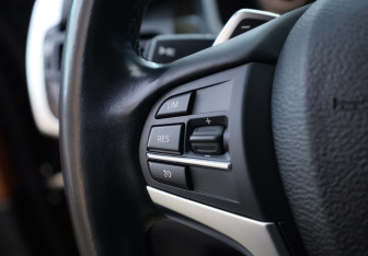 Подержанный автомобиль BMW X6 2017 года (13 фото)