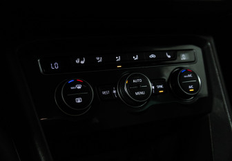 Подержанный автомобиль Volkswagen Tiguan 2019 года (17 фото)