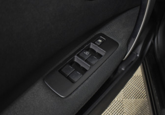 Подержанный автомобиль Nissan Qashqai 2012 года (10 фото)