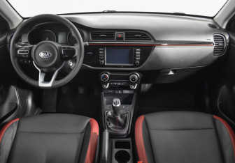 Подержанный автомобиль Kia Rio Hatchback 2019 года (13 фото)