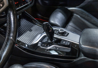 Подержанный автомобиль BMW X3 2018 года (23 фото)