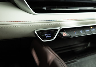 Подержанный автомобиль Geely Monjaro 2023 года (23 фото)