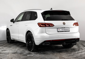 Подержанный автомобиль Volkswagen Touareg 2018 года (9 фото)