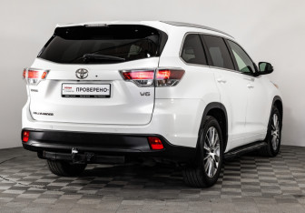 Подержанный автомобиль Toyota Highlander 2014 года (6 фото)