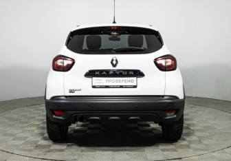 Подержанный автомобиль Renault Kaptur 2018 года (6 фото)