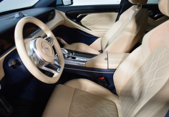 Подержанный автомобиль Voyah Free 2022 года (10 фото)