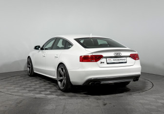 Подержанный автомобиль Audi S5 Liftback 2012 года (7 фото)