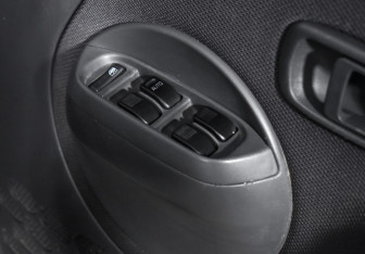 Подержанный автомобиль Daihatsu Terios 2004 года (15 фото)