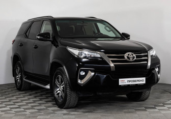 Подержанный автомобиль Toyota Fortuner 2018 года (4 фото)