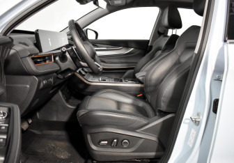 Подержанный автомобиль Exeed LX 2023 года (12 фото)