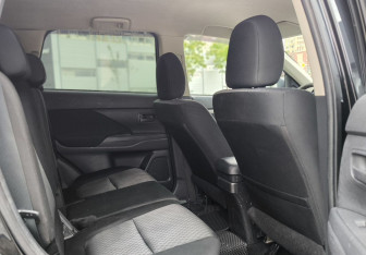 Подержанный автомобиль Mitsubishi Outlander 2013 года (10 фото)