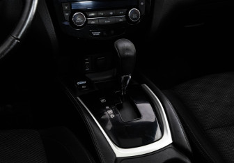 Подержанный автомобиль Nissan X-Trail 2018 года (11 фото)