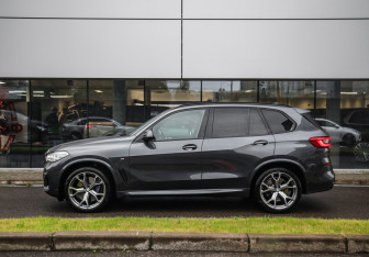 Подержанный автомобиль BMW X5 2019 года (9 фото)
