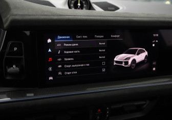 Подержанный автомобиль Porsche Cayenne 2023 года (19 фото)