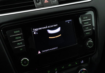 Подержанный автомобиль Skoda Octavia Liftback 2014 года (16 фото)