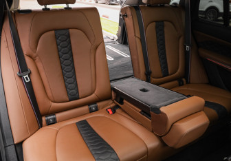 Подержанный автомобиль BMW X5 M 2021 года (34 фото)