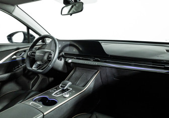 Подержанный автомобиль Omoda C5 2023 года (9 фото)