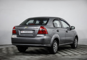 Подержанный автомобиль Chevrolet Aveo Sedan 2010 года (5 фото)