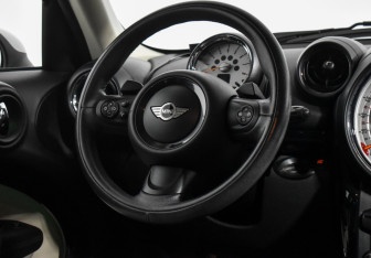 Подержанный автомобиль MINI Countryman 2014 года (16 фото)