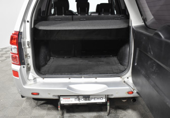 Подержанный автомобиль Suzuki Grand Vitara 2008 года (19 фото)