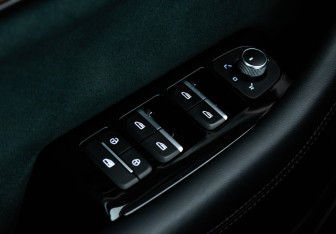 Подержанный автомобиль Geely Monjaro 2023 года (26 фото)