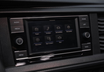 Подержанный автомобиль Volkswagen Caravelle 2020 года (16 фото)