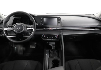 Новый Hyundai Elantra Sedan 2025 (8 фото)