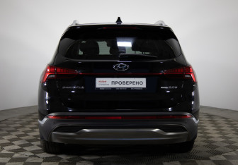 Подержанный автомобиль Hyundai Santa Fe 2021 года (6 фото)