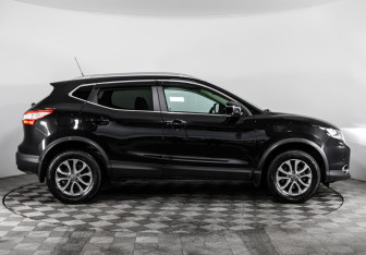 Подержанный автомобиль Nissan Qashqai 2016 года (4 фото)