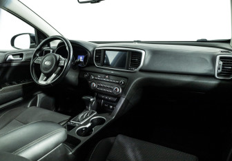 Подержанный автомобиль Kia Sportage 2021 года (9 фото)