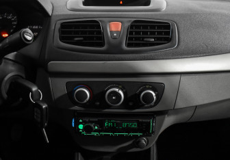 Подержанный автомобиль Renault Fluence 2010 года (16 фото)