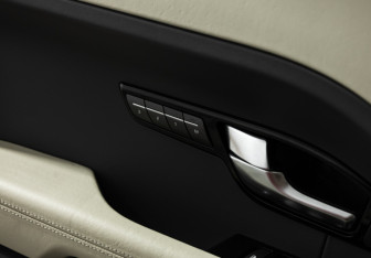 Подержанный автомобиль Land Rover Range Rover Evoque 2013 года (22 фото)