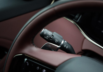 Подержанный автомобиль Land Rover Range Rover Evoque 2024 года (24 фото)