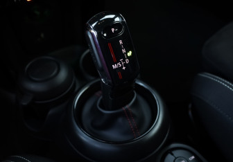 Подержанный автомобиль MINI Hatch 2020 года (23 фото)