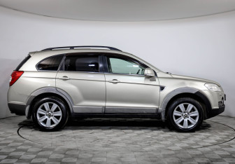 Подержанный автомобиль Chevrolet Captiva 2007 года (4 фото)