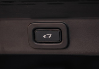 Подержанный автомобиль Land Rover Range Rover Sport 2022 года (36 фото)