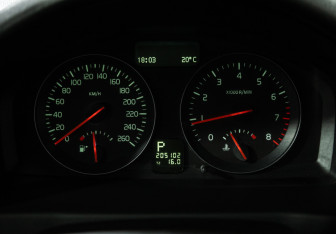 Подержанный автомобиль Volvo S40 2011 года (12 фото)