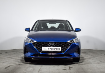 Подержанный автомобиль Hyundai Solaris Sedan 2022 года (2 фото)