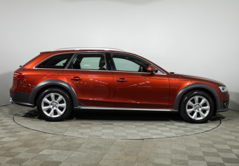 Подержанный автомобиль Audi A4 allroad 2015 года (4 фото)