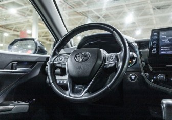 Подержанный автомобиль Toyota Camry Sedan 2021 года (16 фото)
