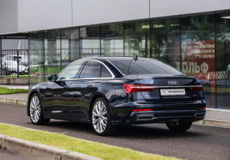 Подержанный автомобиль Audi A6 Sedan 2020 года (8 фото)