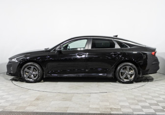 Подержанный автомобиль Kia K5 2021 года (8 фото)
