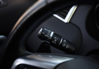 Подержанный автомобиль Land Rover Discovery Sport 2016 года (19 фото)