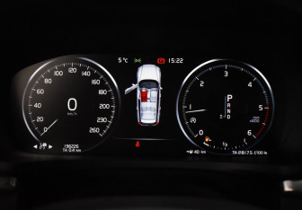 Подержанный автомобиль Volvo V60 2019 года (21 фото)