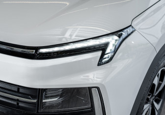 Новый Москвич 3 2024 (7 фото)